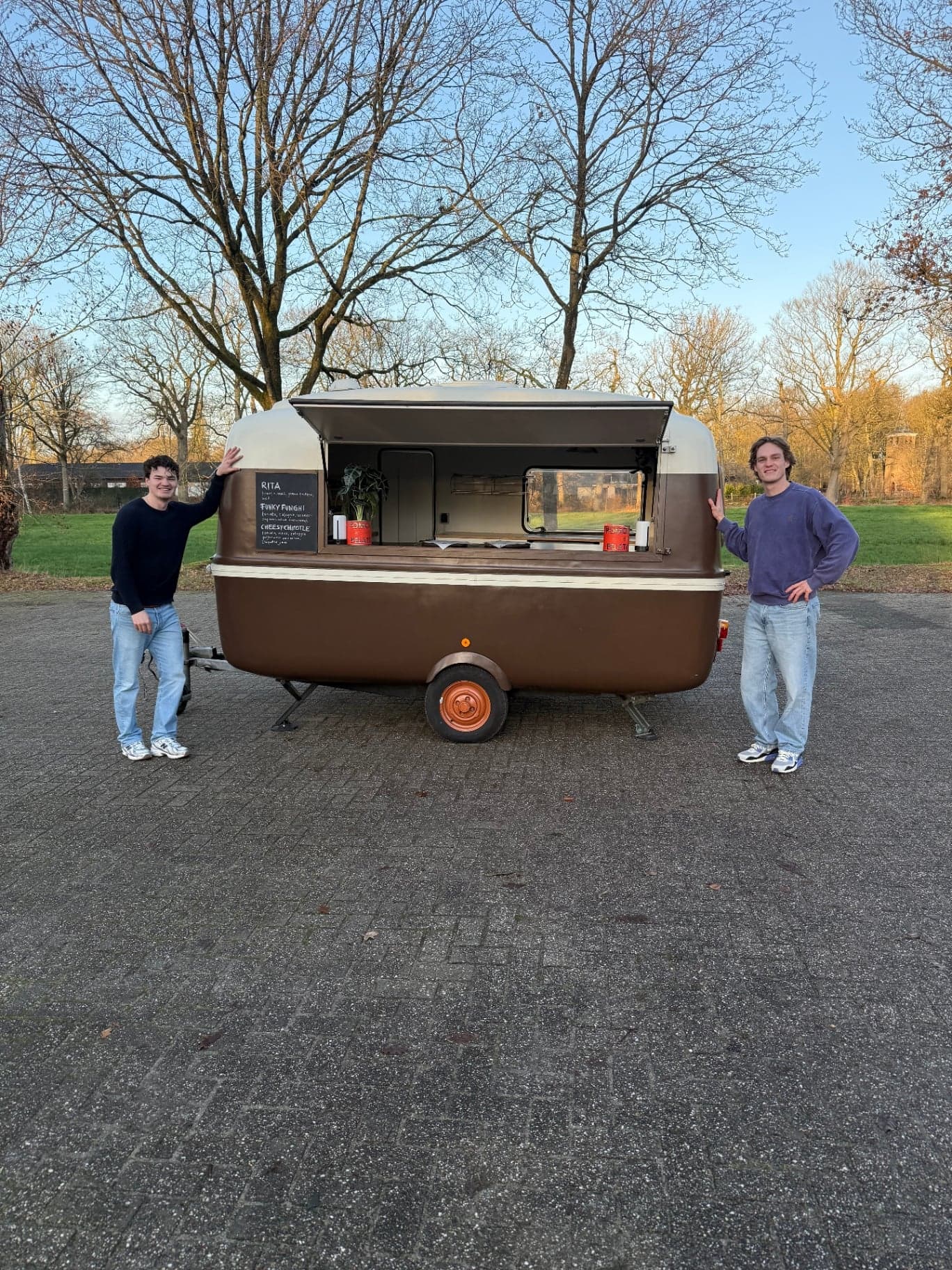 Rolling Pizza foodtruck op een evenement